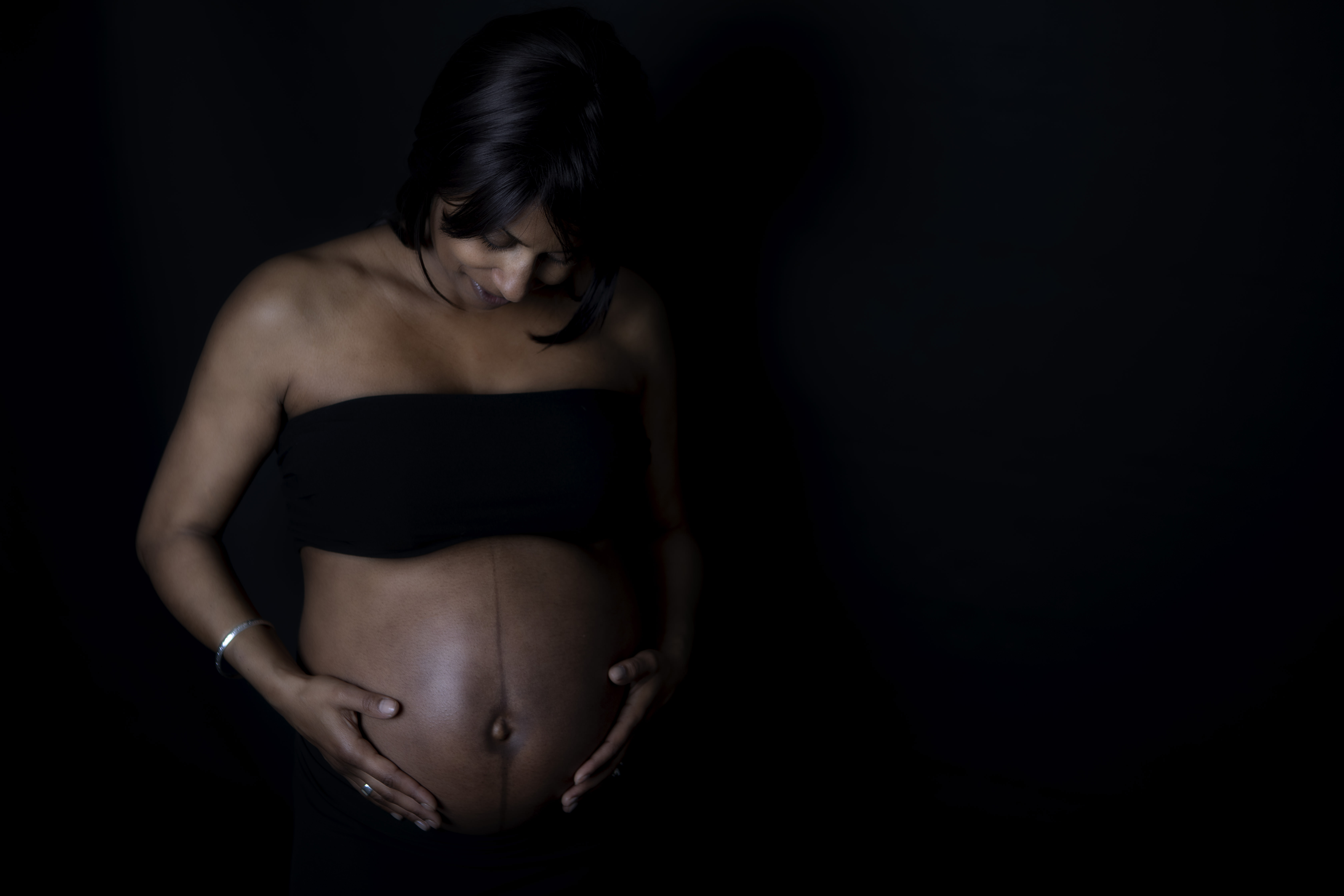 sans titre-98 -shooting grossesse - séance photo grossesse - photo maternité- femme enceinte - photographe grossesse - Photographe Aix en Provence - Photographe Ventabren