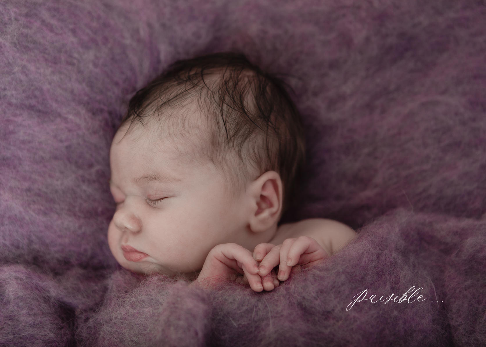 Séance studio nouveau né, cocooning, séance photo bébé, photographe Pays d'Aix en Provence, photographe émotions