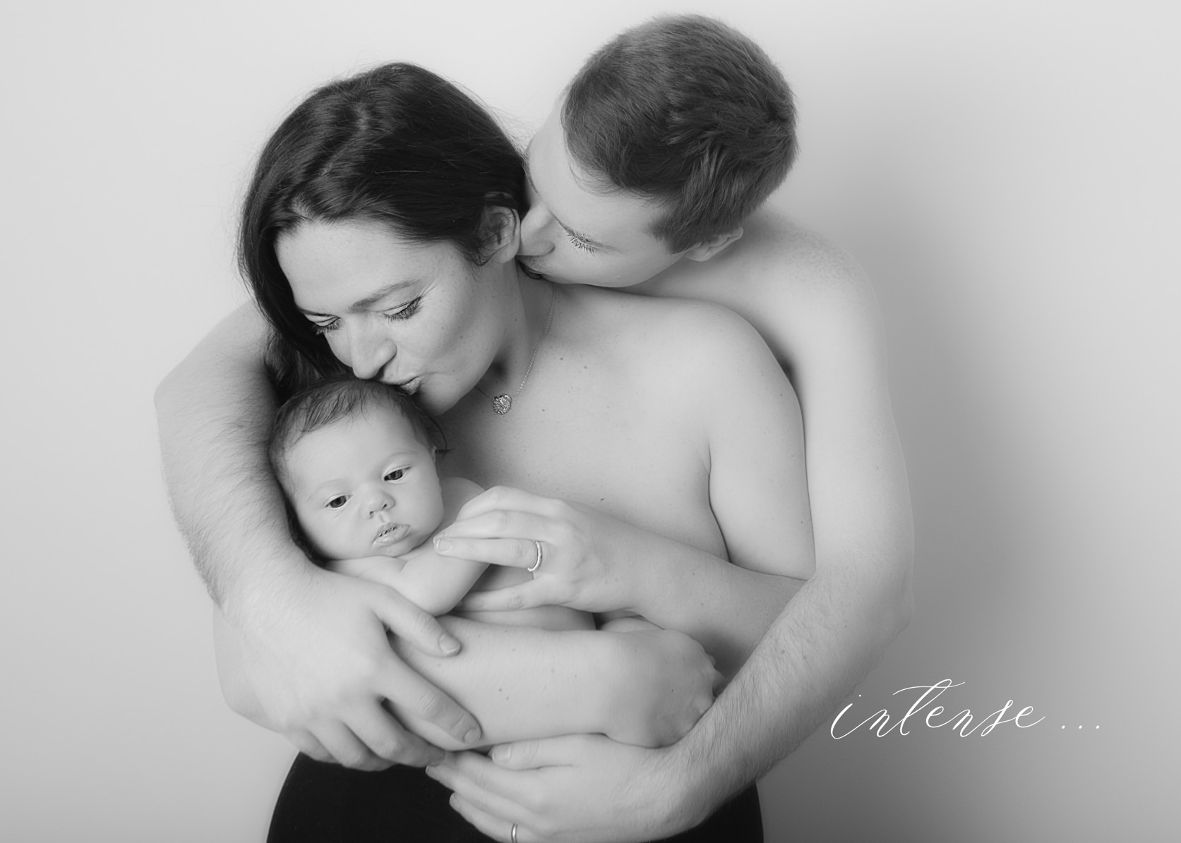 Sophia-14, photographe Aix en provence, Photographe PACA, photo de famille, séance photo naissance, séance photo enfant, photo tendresse, maternityphotography, newborngirl, photo intense, photo parents, photo noir et blanc, black and white photography, familyphotography, kidsphoto, séance Eguilles, photo bonheur,love