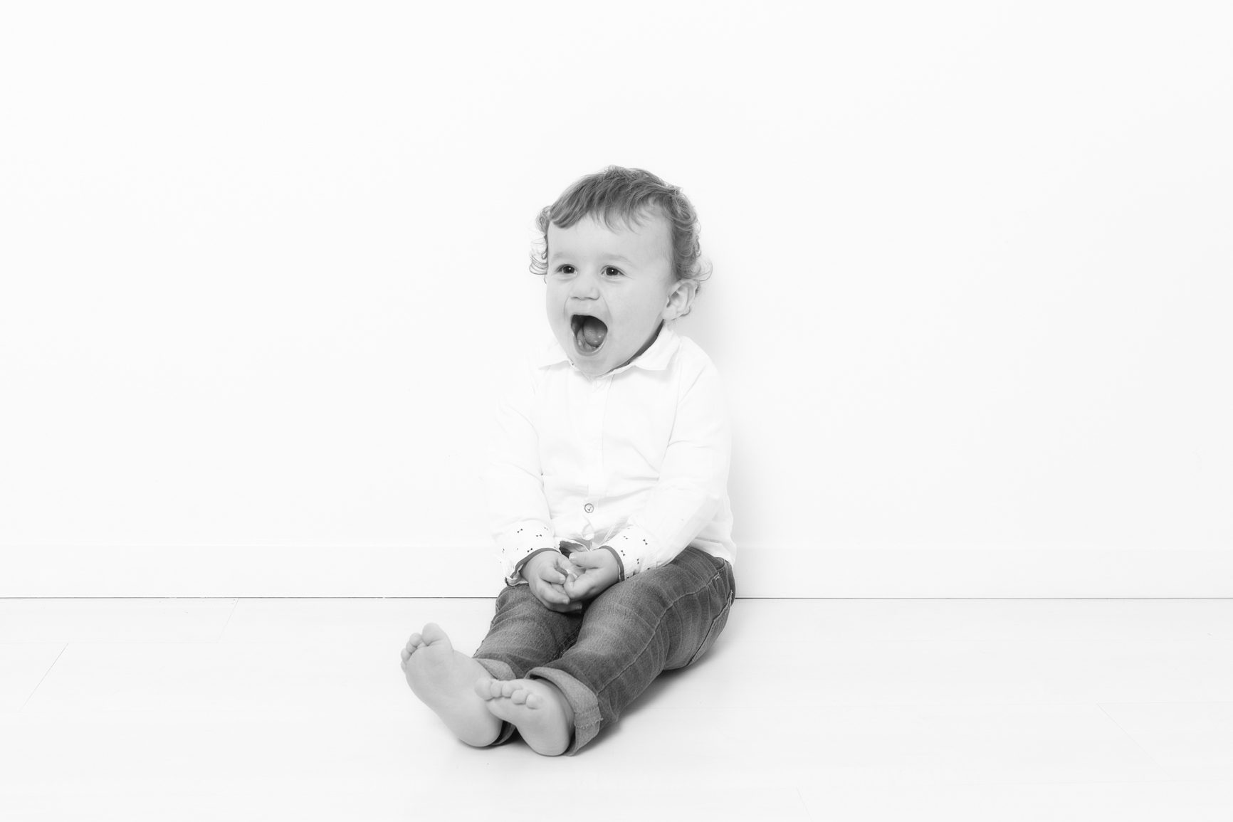 Noir et Blanc-48-photographe Aix en Provence-Mélanie Durand photographe-photographe PACA- photo studio- photo de famille-photographe spécialisée- Accueil- children photography-little boy- photo enfant- photo petit garçon- photographe Marseille
