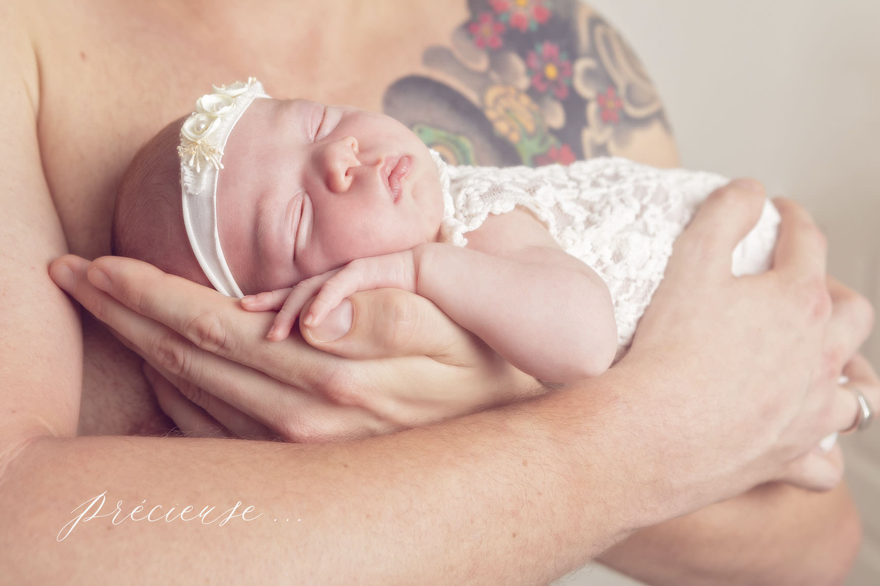 Mélanie Durand Photographe- séance photo enfant-séance photo bébé- photographe Aix en Provence- photographe Marseille- photographe Ventabren- photo studio-photographe de famille- fond studio- accessoire photo- Canon- baby photography- little girl- photo petite fille -photographe portraitiste-photographe PACA- photographe France- photo nouveau né- carte cadeau- bon cadeau- page accueil- photographe maternité-newborn photography-photo de famille- family photography-photo enfant- shooting bébé- shooting nouveau né-photo mise en scène