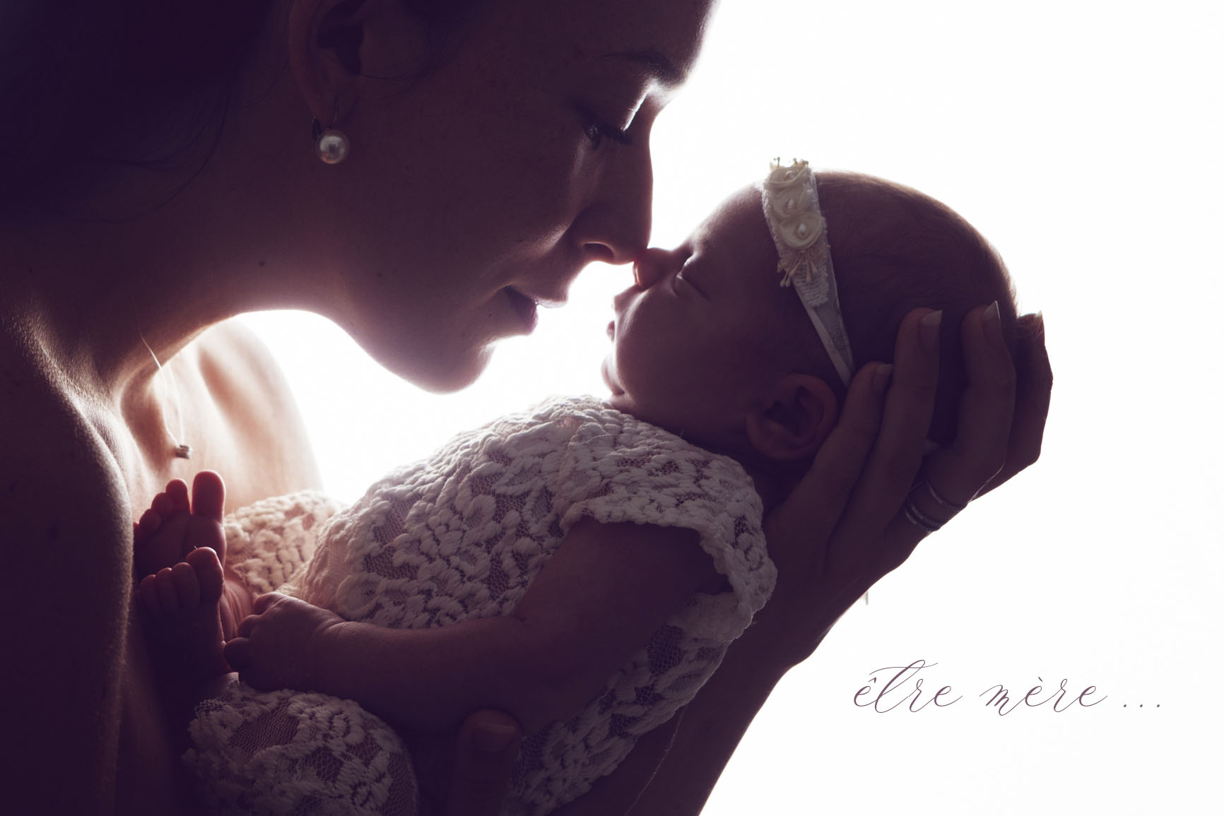 Mélanie Durand Photographe- séance photo enfant-séance photo bébé- photographe Aix en Provence- photographe Marseille- photographe Ventabren- photo studio-photographe de famille- fond studio- accessoire photo- Canon- baby photography- little girl- photo petite fille -photographe portraitiste-photographe PACA- photographe France- photo nouveau né- carte cadeau- bon cadeau- page accueil- photographe maternité