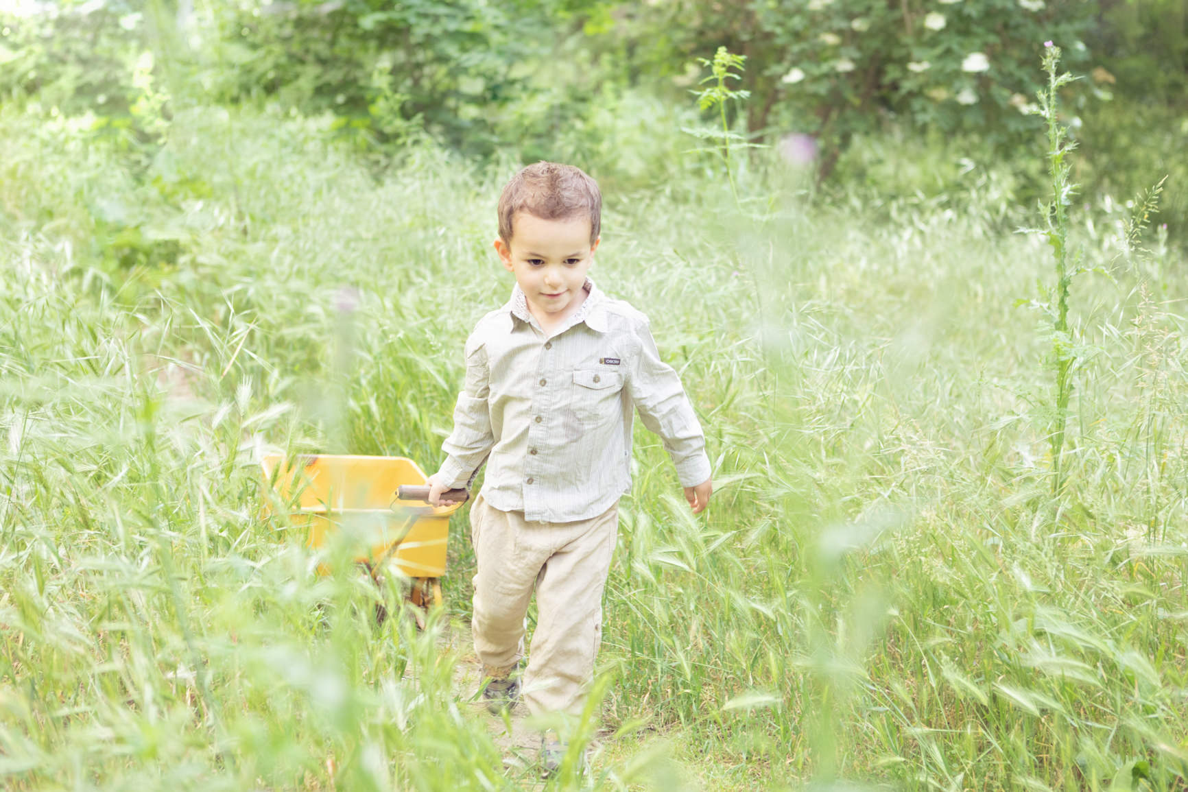 Mélanie Durand Photographe- séance photo enfant-séance photo bébé- photographe Aix en Provence- photographe Marseille- photographe Ventabren- photo studio-photographe de famille- fond studio- accessoire photo- Canon France- baby photography- little boy- photo petite boy -photographe portraitiste-photographe PACA- photographe France- photo enfant- carte cadeau- bon cadeau- page accueil- photographe maternité-child photography-photo de famille- family photography-photo couleur- shooting bébé- shooting enfant- séance photo en extérieur
